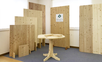 北海道産木製建材の展示